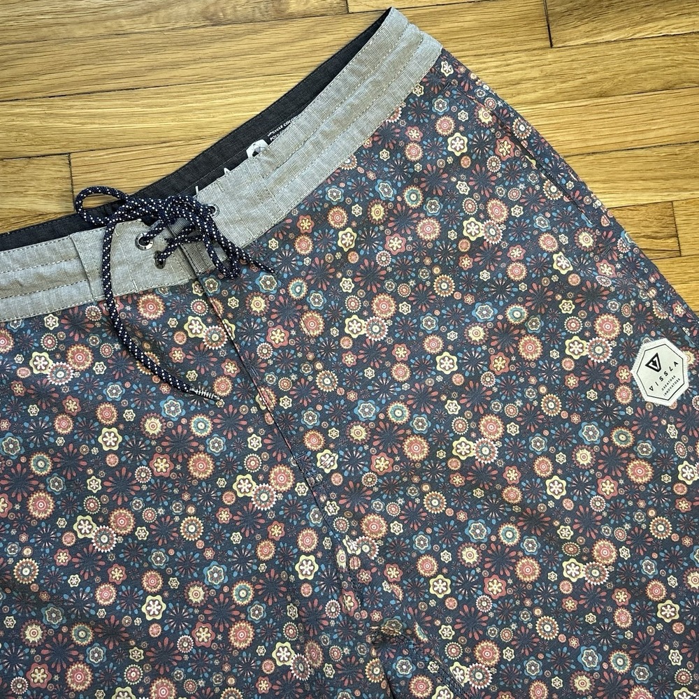 Vissla Garden City Boardshorts Men 32 Floral Retro Stretch Swim Surf 8.5" Inseam